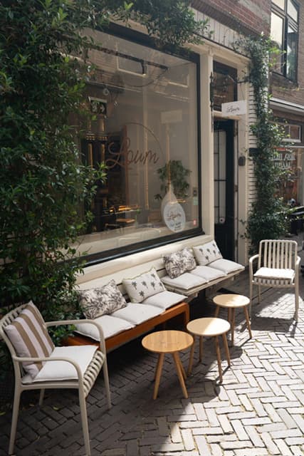 Terras voor LOUM Bakery Café